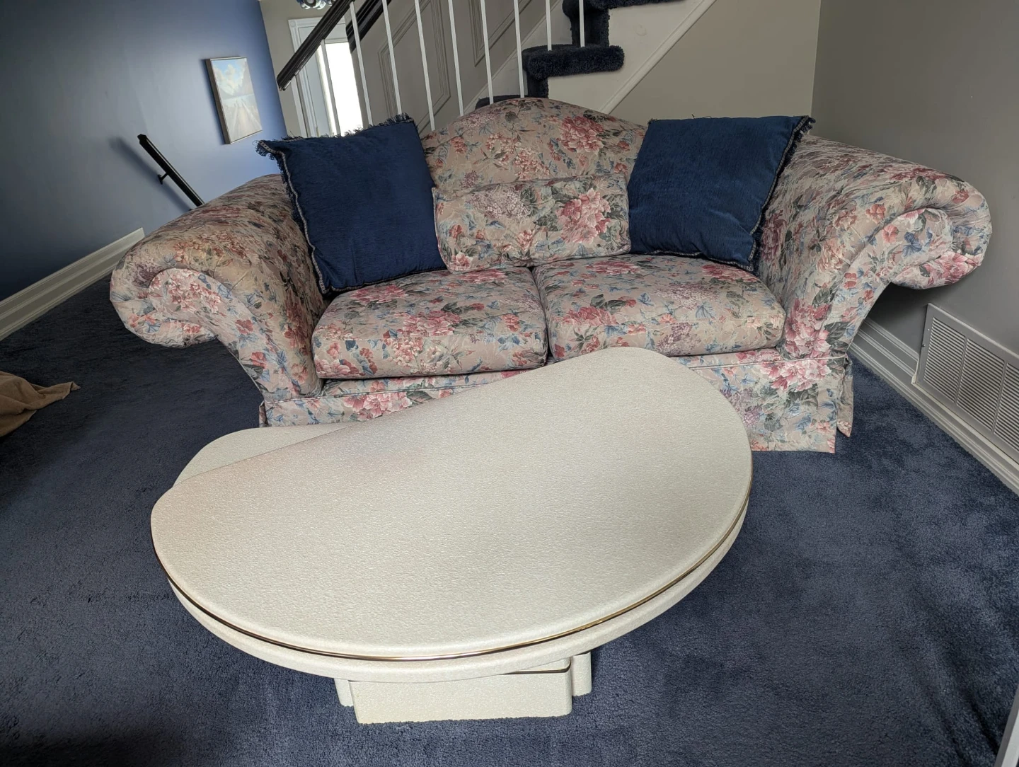 FREE FURNITURE - photo 2