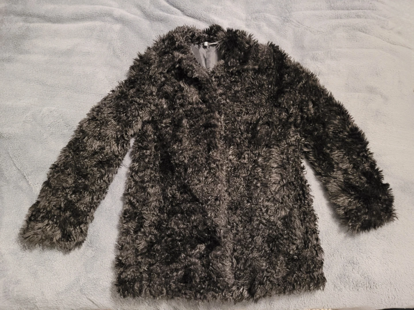 H&M Black Faux Fur Coat - photo 3