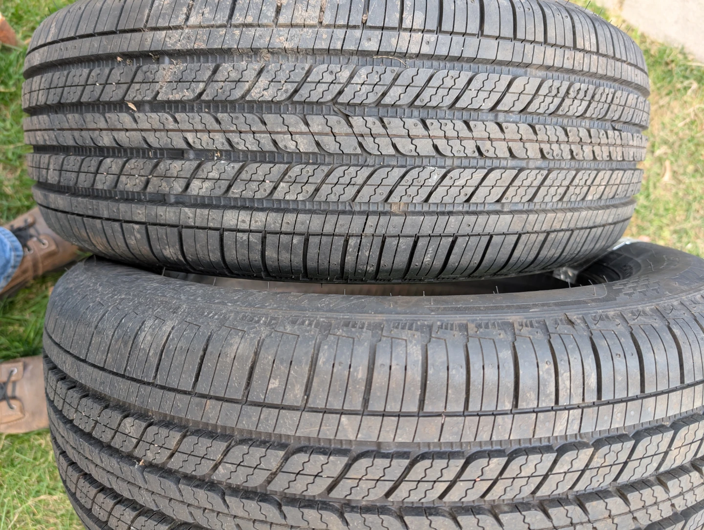 2 Bridgestone tires - photo 3