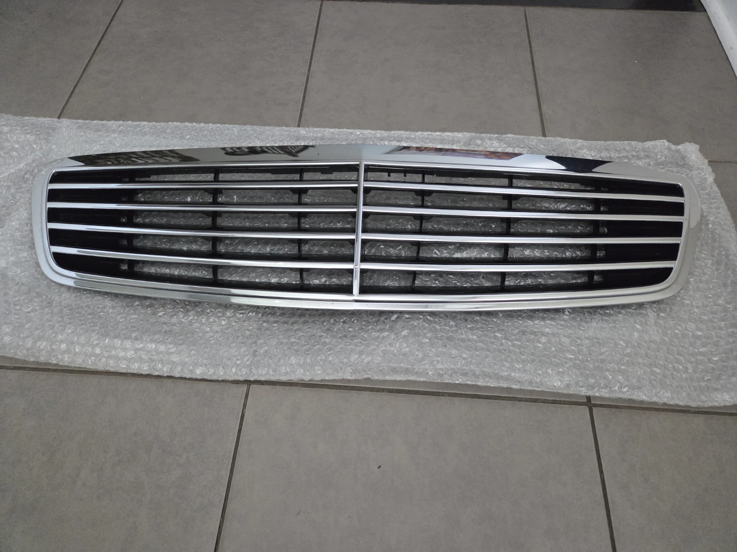 Mercedes-Benz S500Front Grille