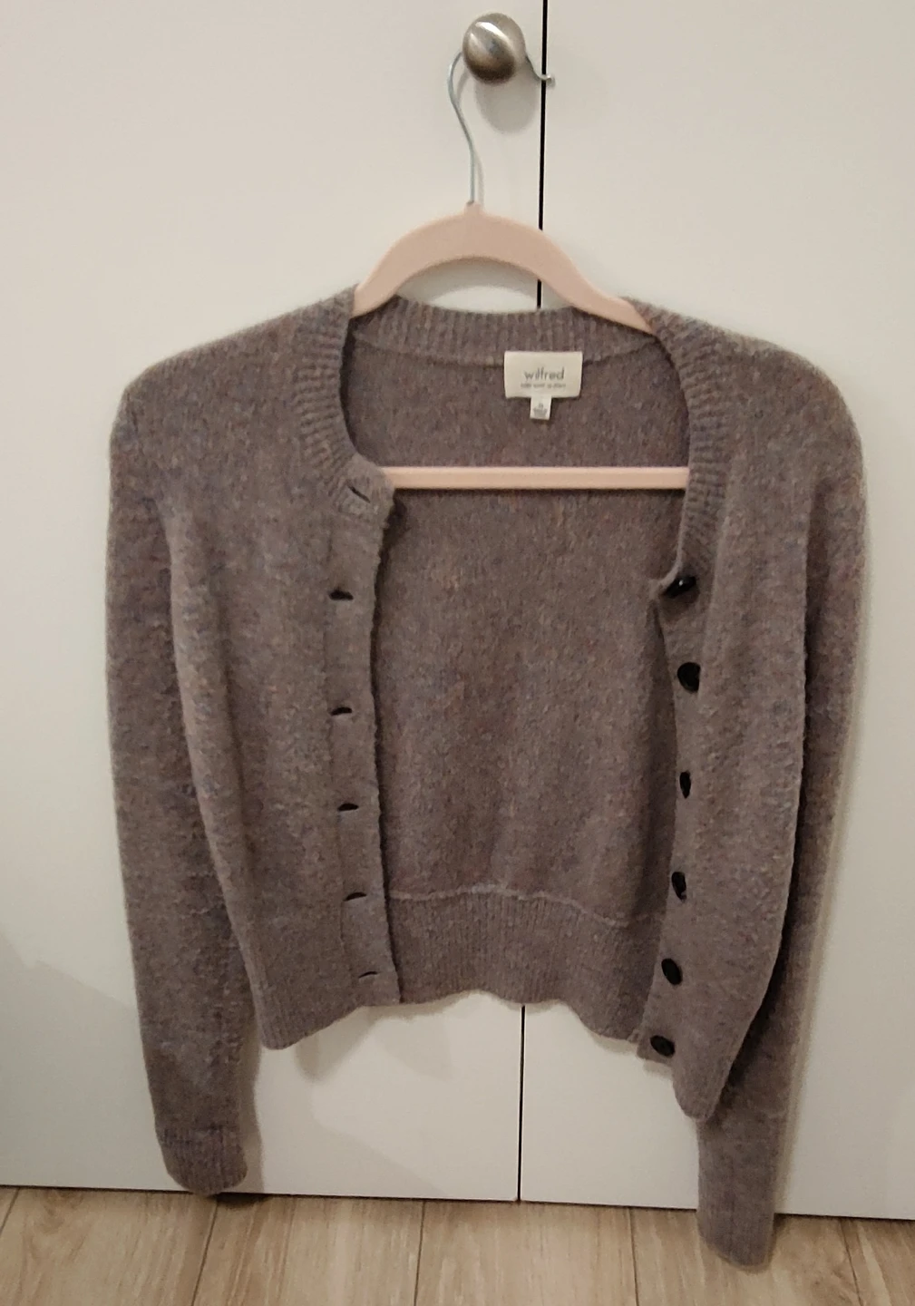 Wilfred blouses and cardigan and cream blouse from Club Monaco! - photo 4