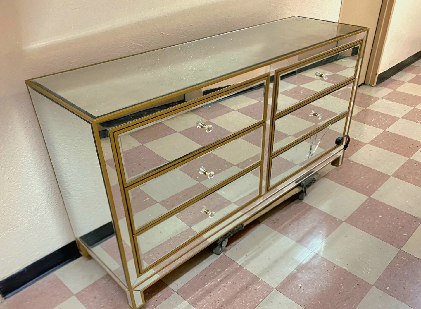 Elegant 6-Drawer Mirrored Cabinet in Gold - photo 3