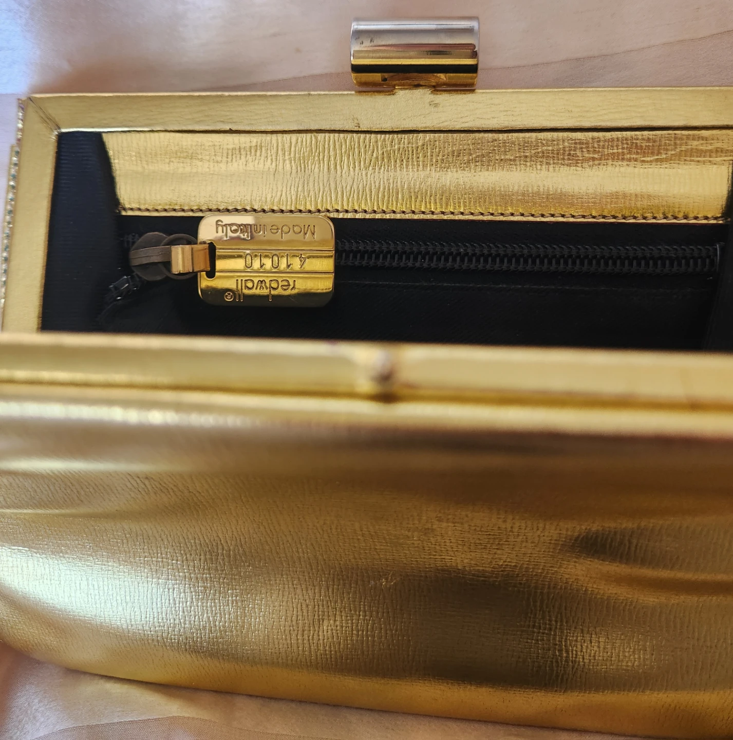 Moschino gold metallic clutch bag - photo 5