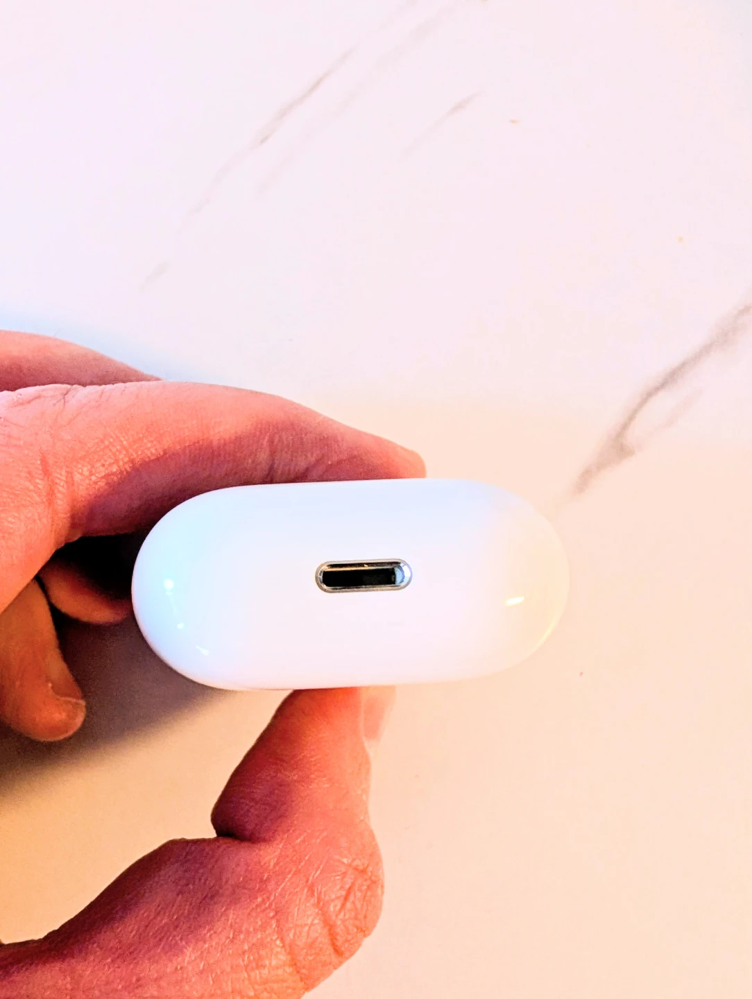 Apple Airpods 2nd Gen - photo 3