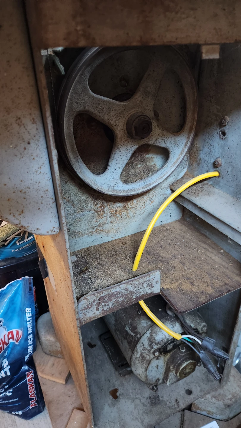 Vintage band saw - photo 3