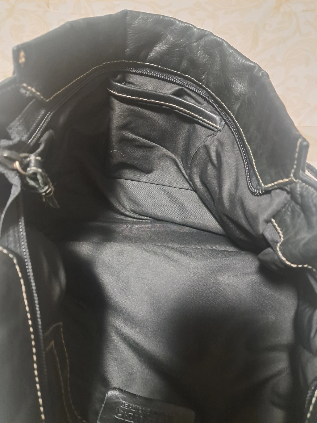 Danier Black Leather Handbag - photo 3