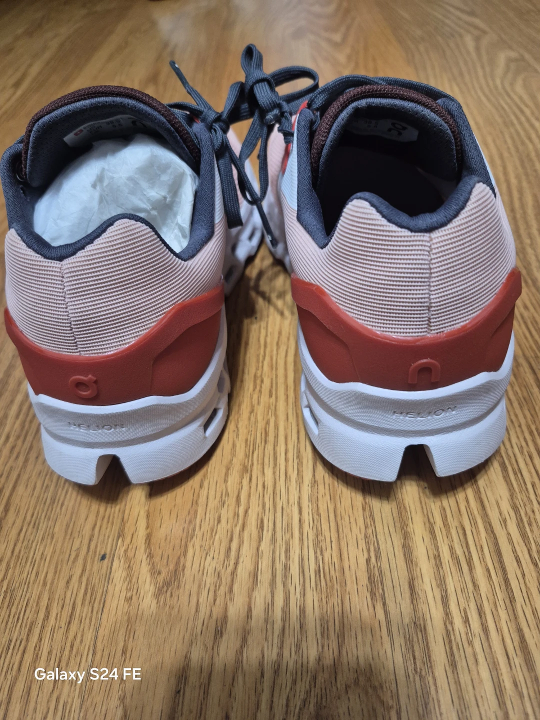 On Cloudstratus Running Shoes Pink - photo 4