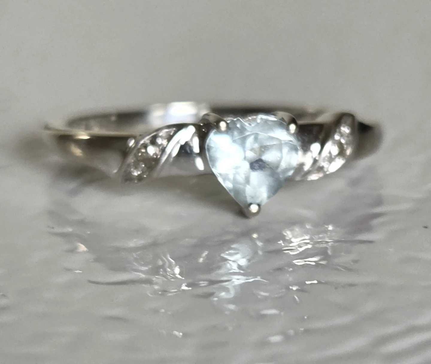 ♥️10kt White Gold Aquamarine Heart Ring Sz 6.75 - photo 2