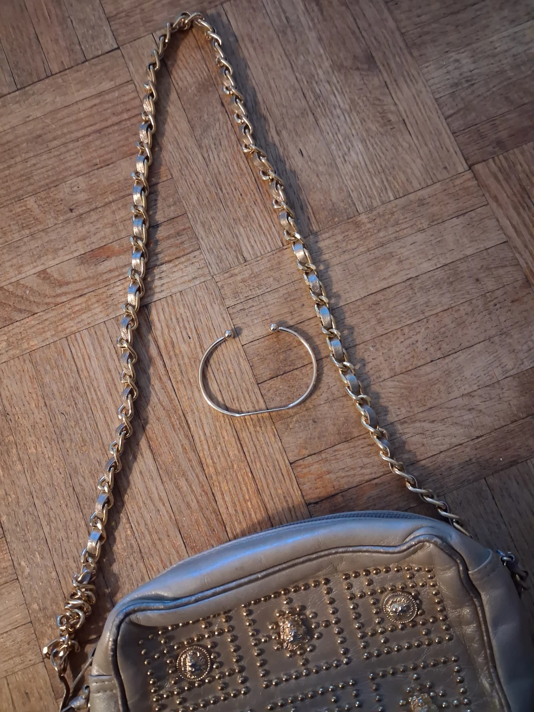 High Fashion gold tone purse and bracelet set - photo 5