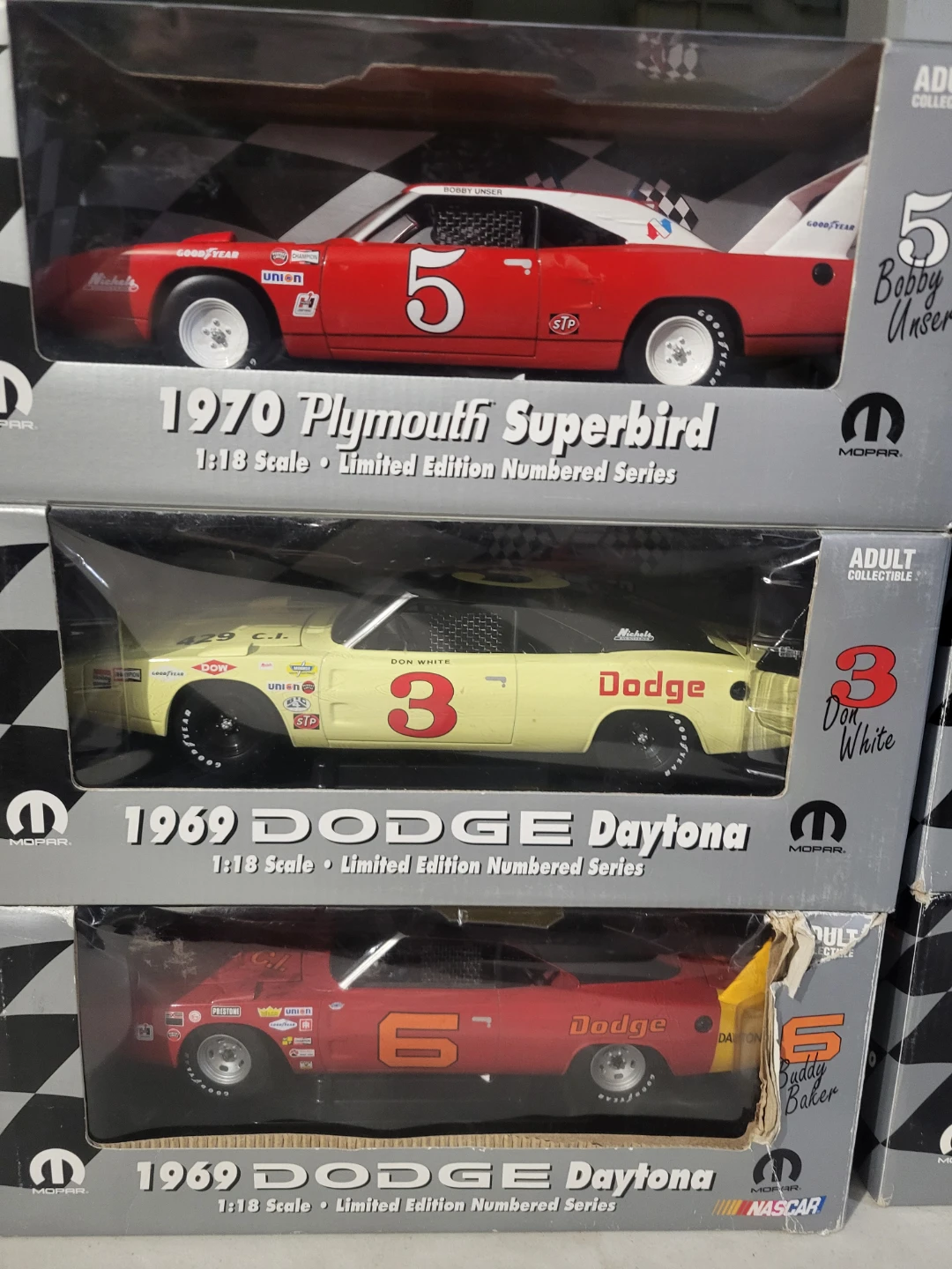 Daytona and superbirds in 1:18 Scale Die-Cast Muscle Cars - photo 3