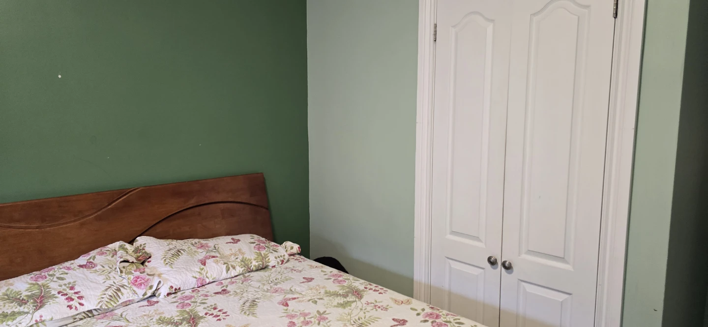 TO RENT Spacious Furnished Room first floor. ( Female Only) - photo 3