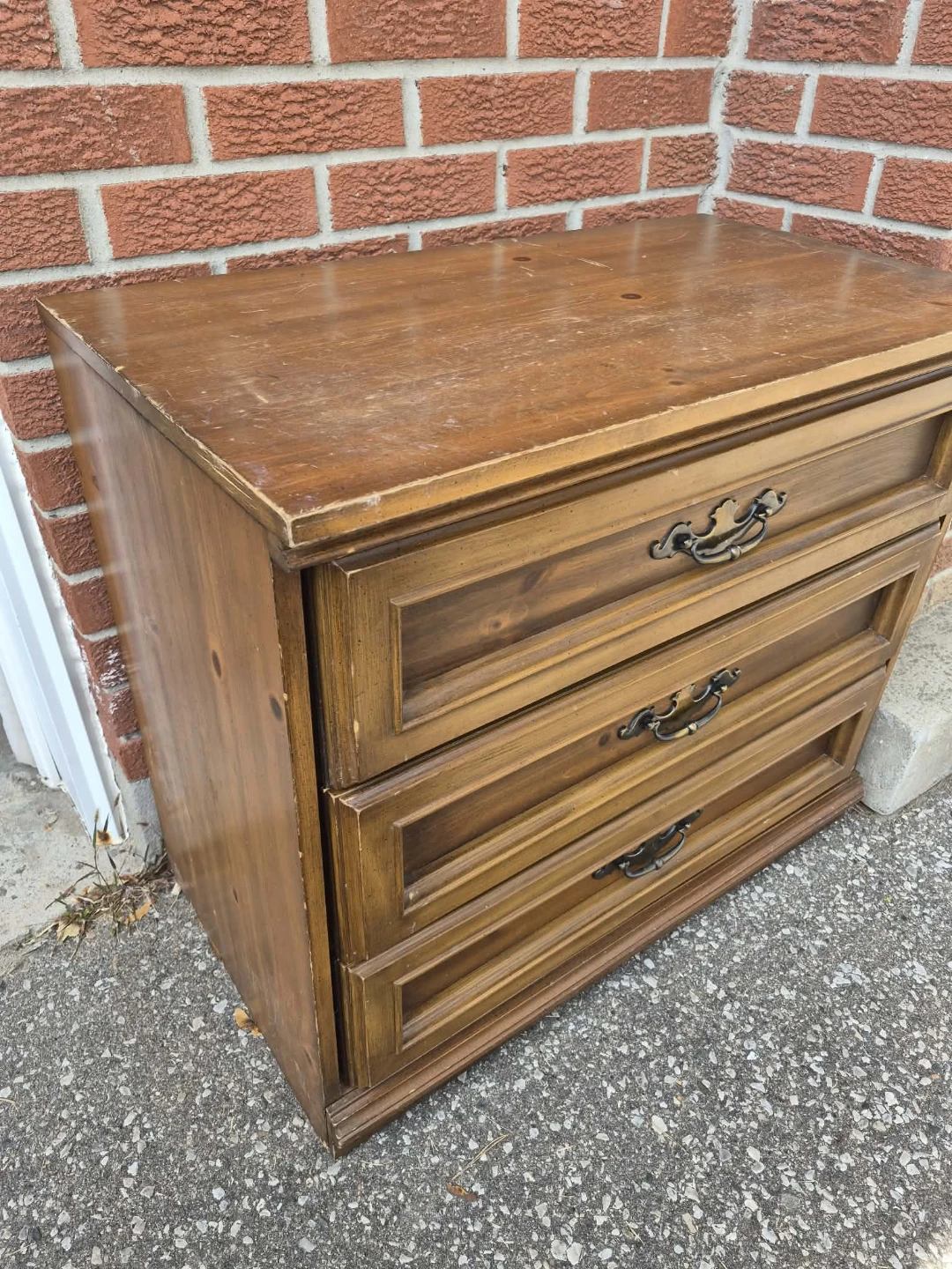 Solid Wood 3-Drawer Nightstand