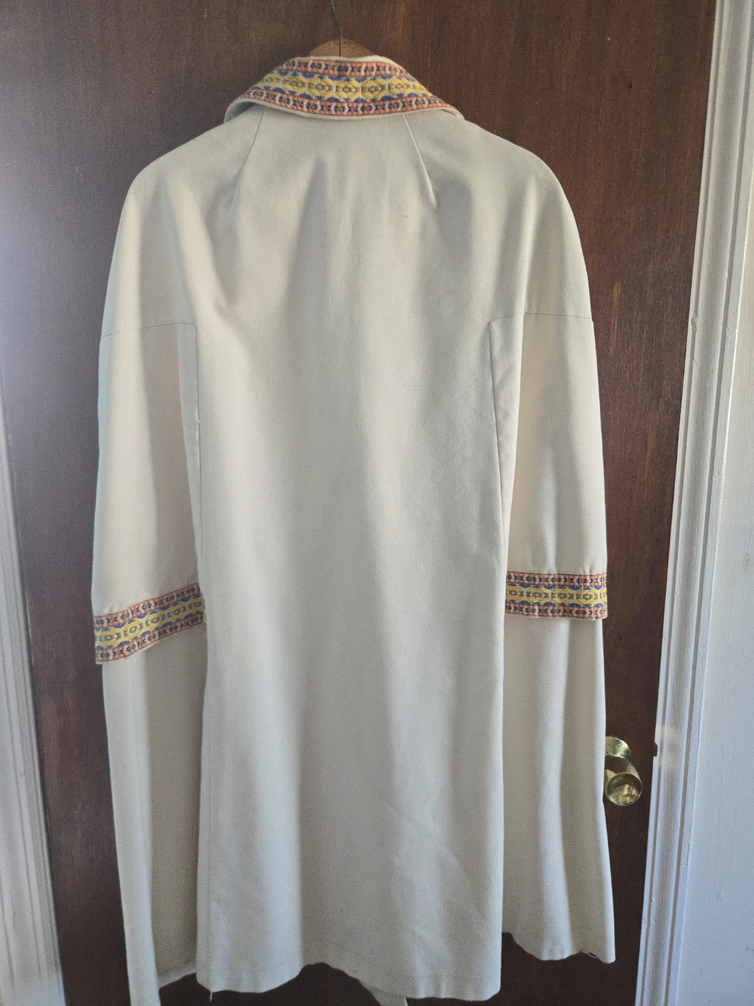 Vintage Embroidered Cream Cape - photo 5