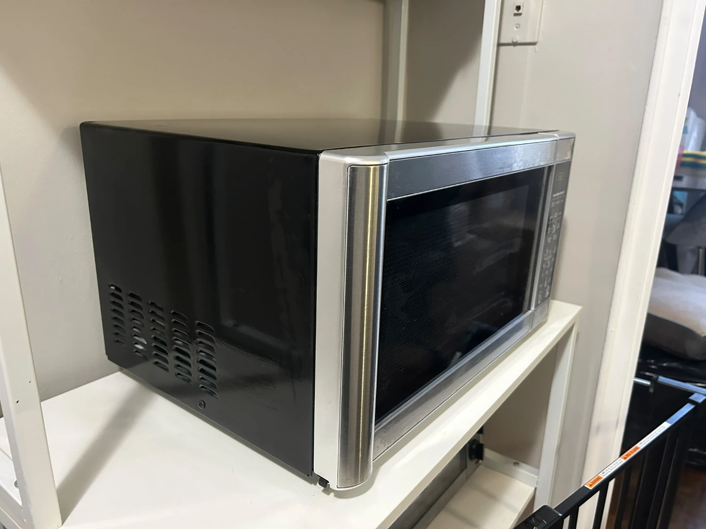Hamilton Beach 1.1 cu. ft. Stainless Steel Microwave - photo 2