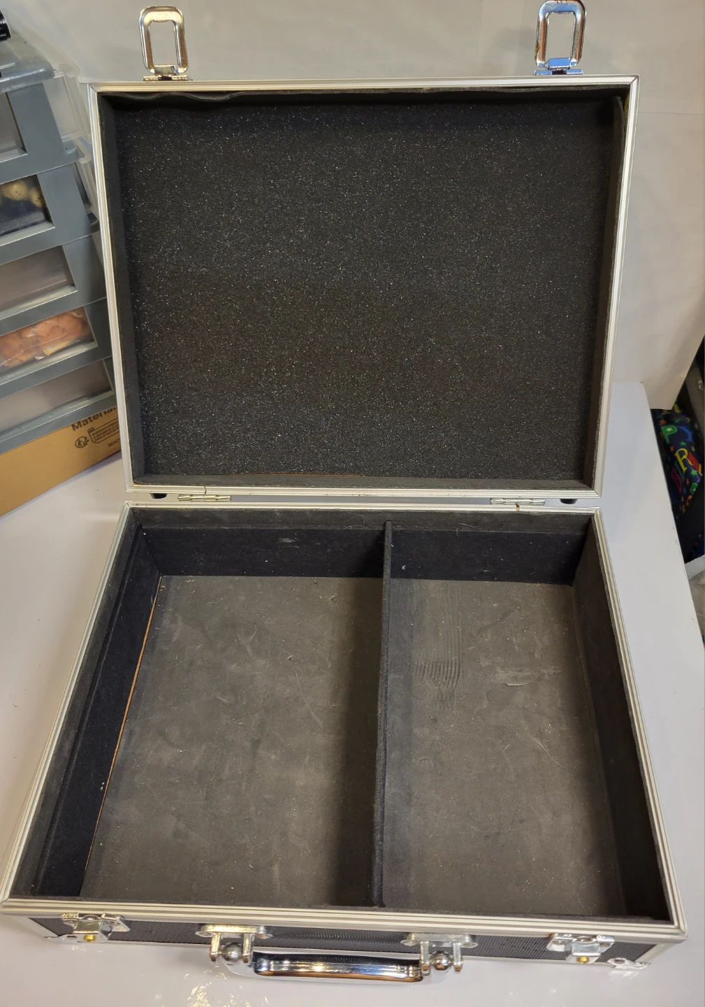Small Black Aluminum Hard Case with Handle - photo 5