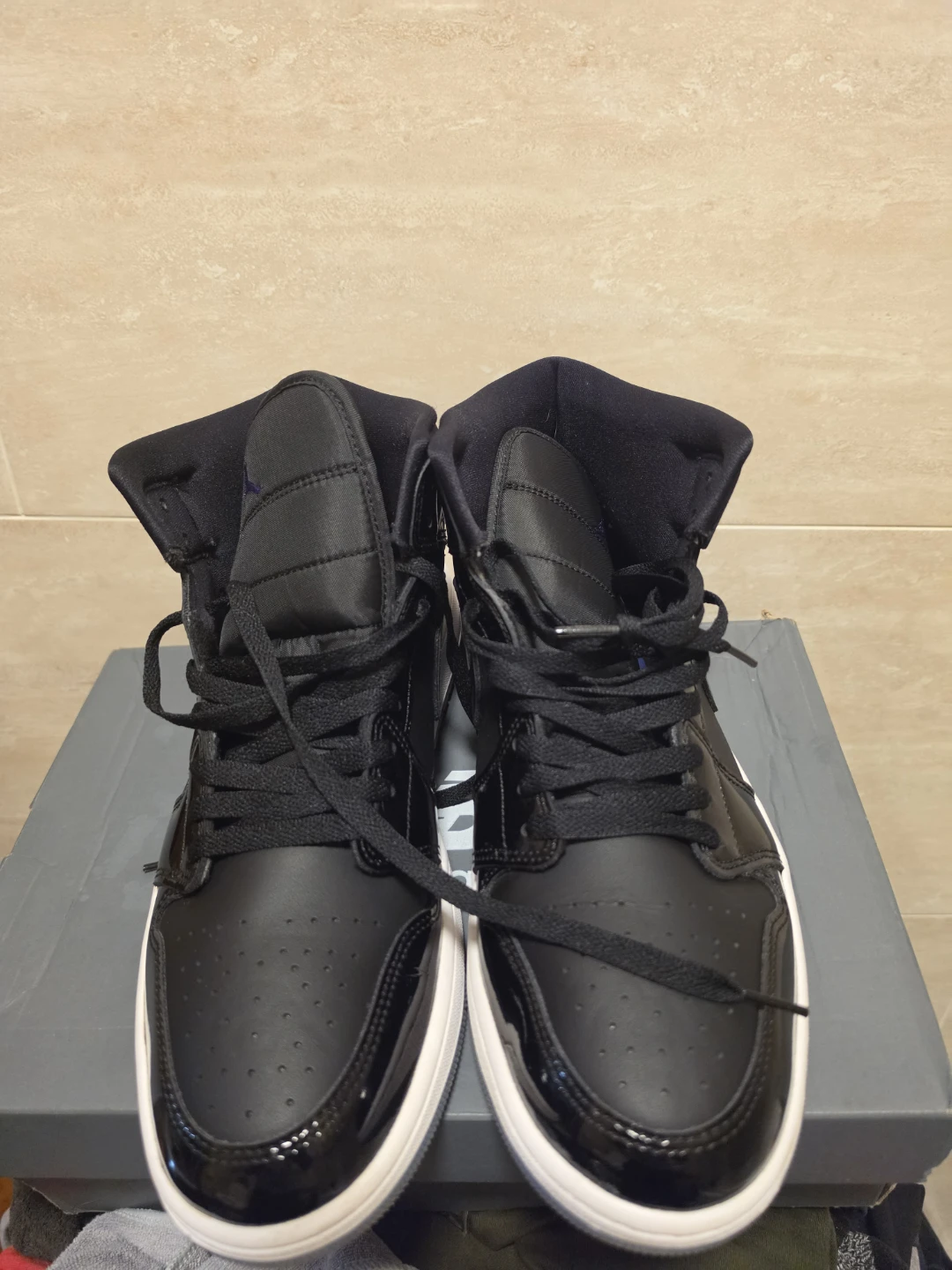Air Jordan Mid Sneakers - photo 2