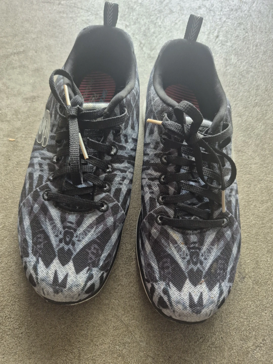 Skechers Relaxed Fit Memory Foam Sneakers Size 7 - photo 3