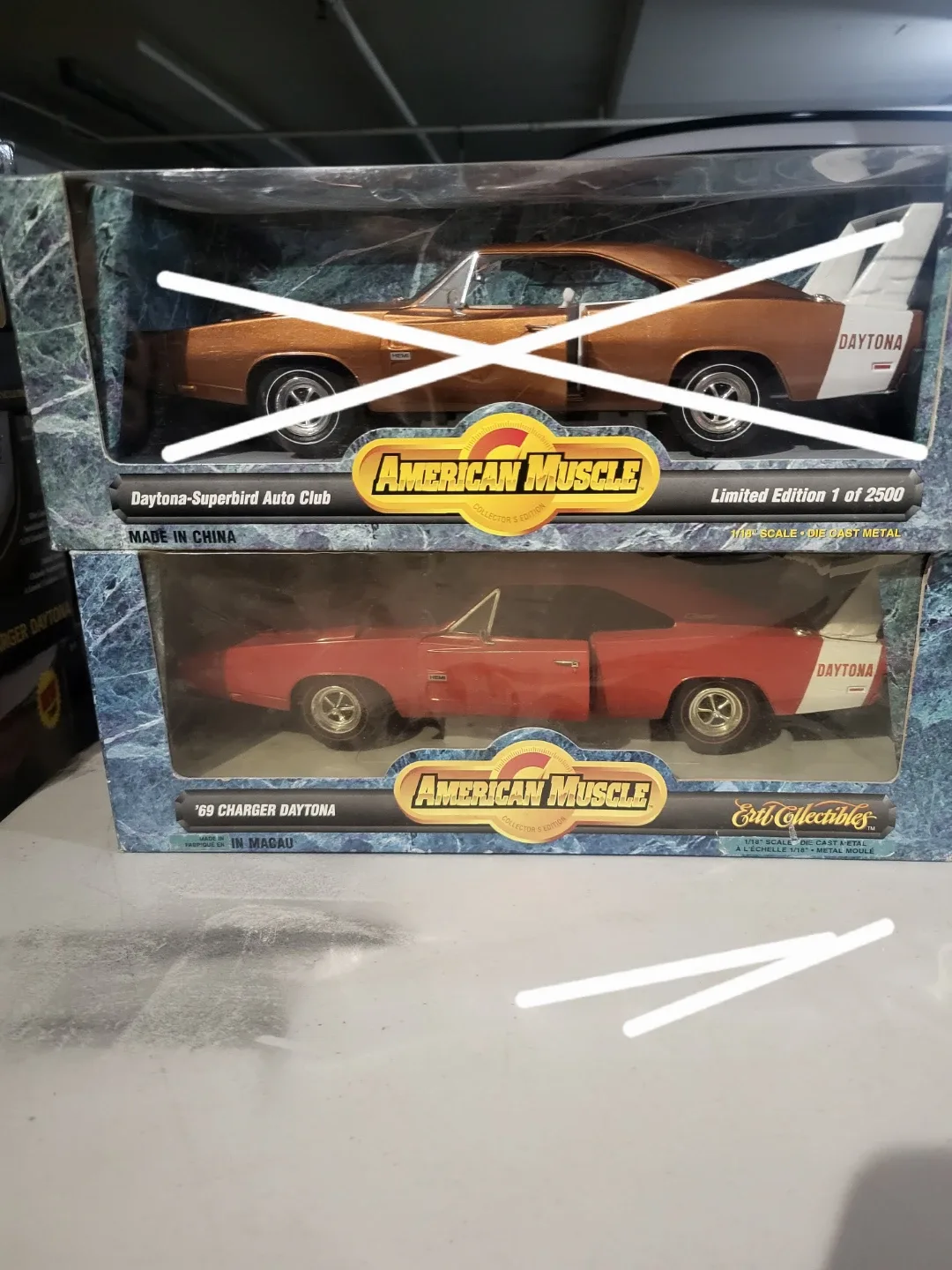 1969 Dodge Charger Daytona and superbirds 1/18 Die-Cast Model