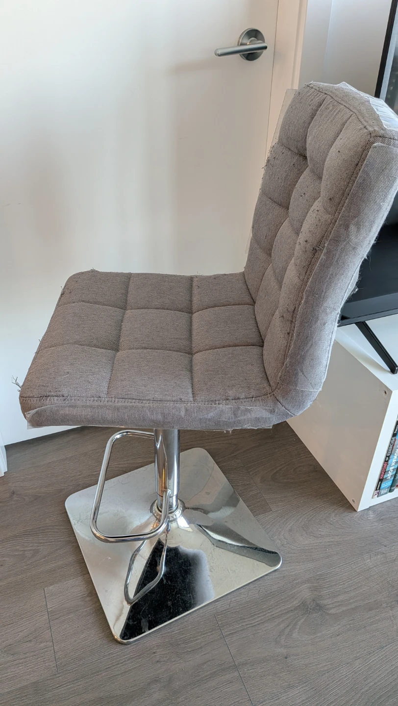 Swivel Bar Stool / Counter Height Chair