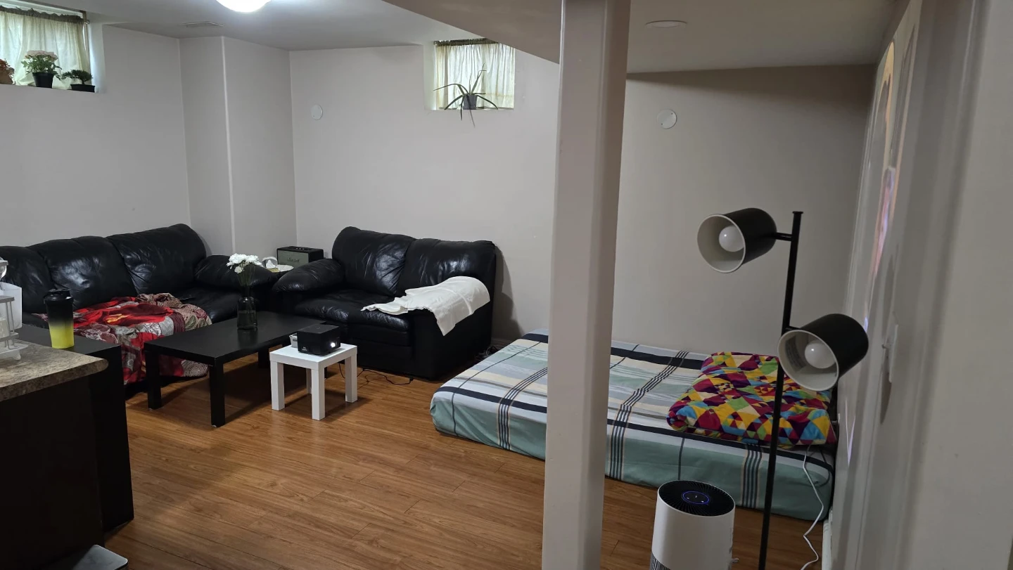 Basement 2 Bed 1 Bathroom for Rent Mississauga - photo 4