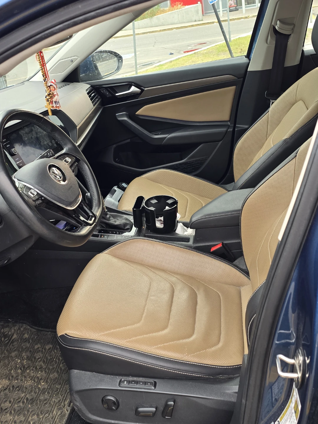 VW Jetta Execline 2019 clean carfax well maintained - photo 5