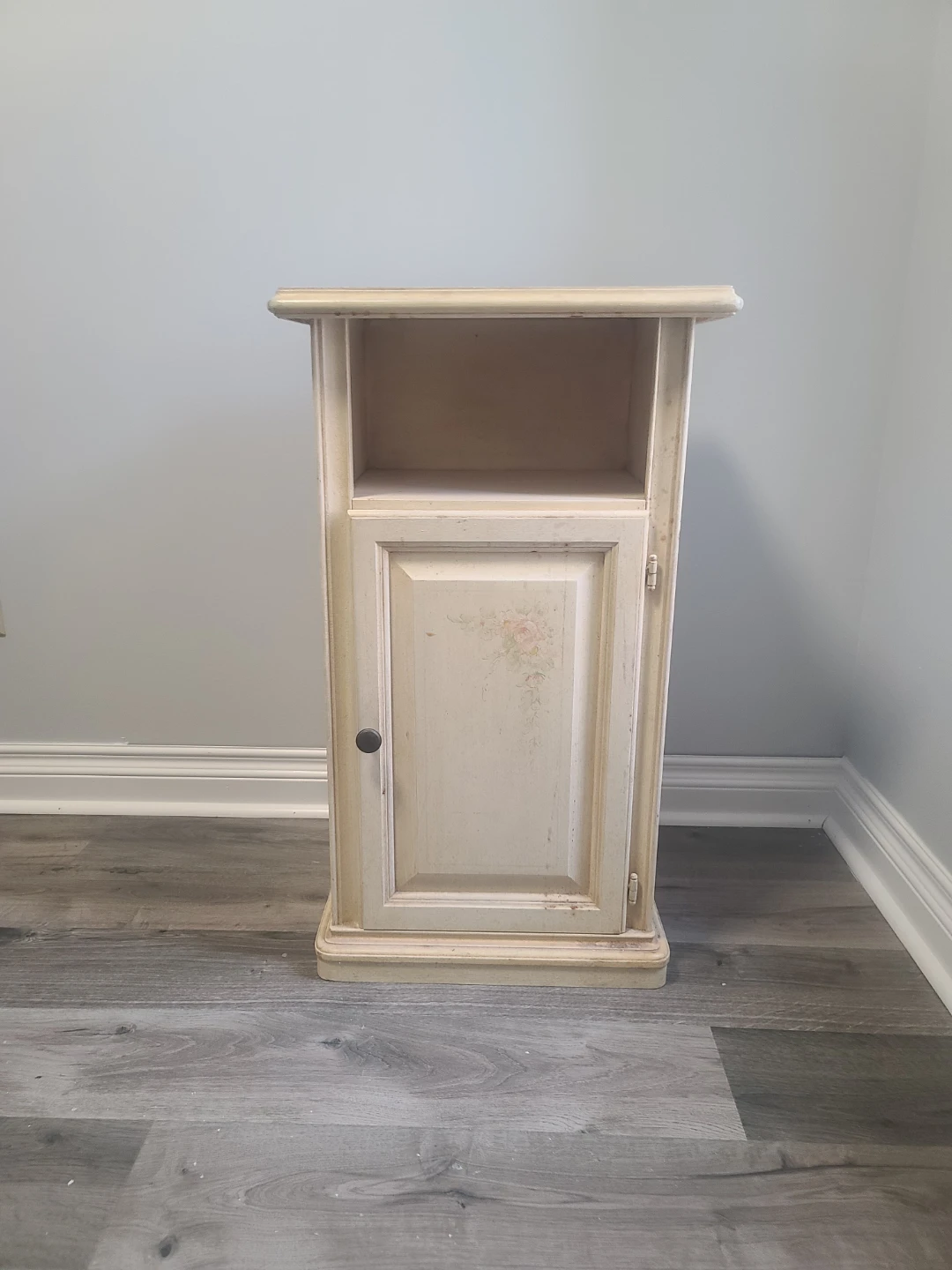Vintage Style Cream Side Table