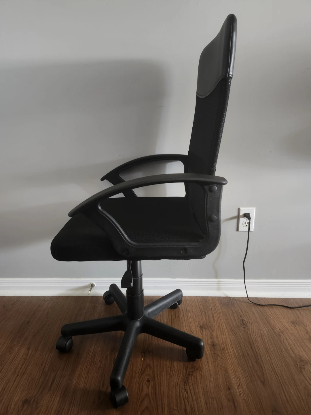 Black mesh office chair - photo 3