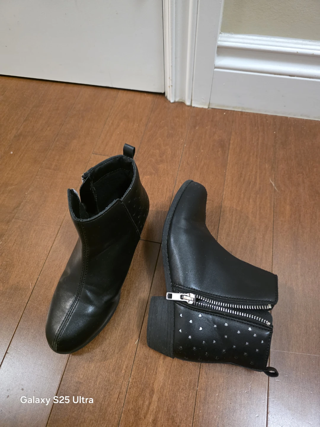 Kids Black Ankle Boots Size 1