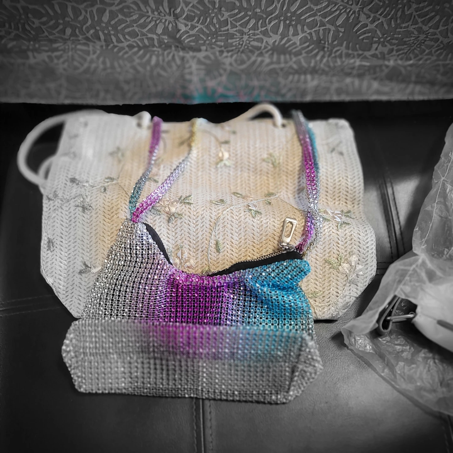 Assorted Handbags and Purses. 5 each