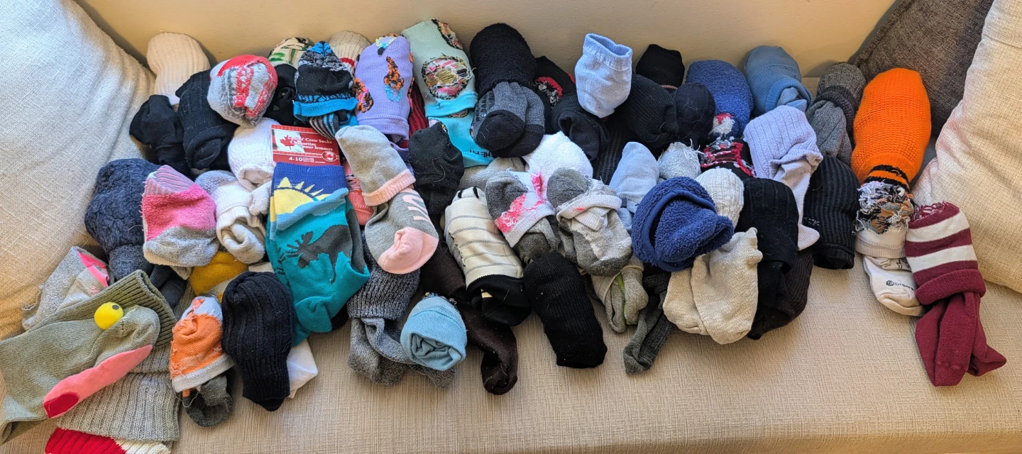 Large Bag of Assorted Socks (60+ Pairs)