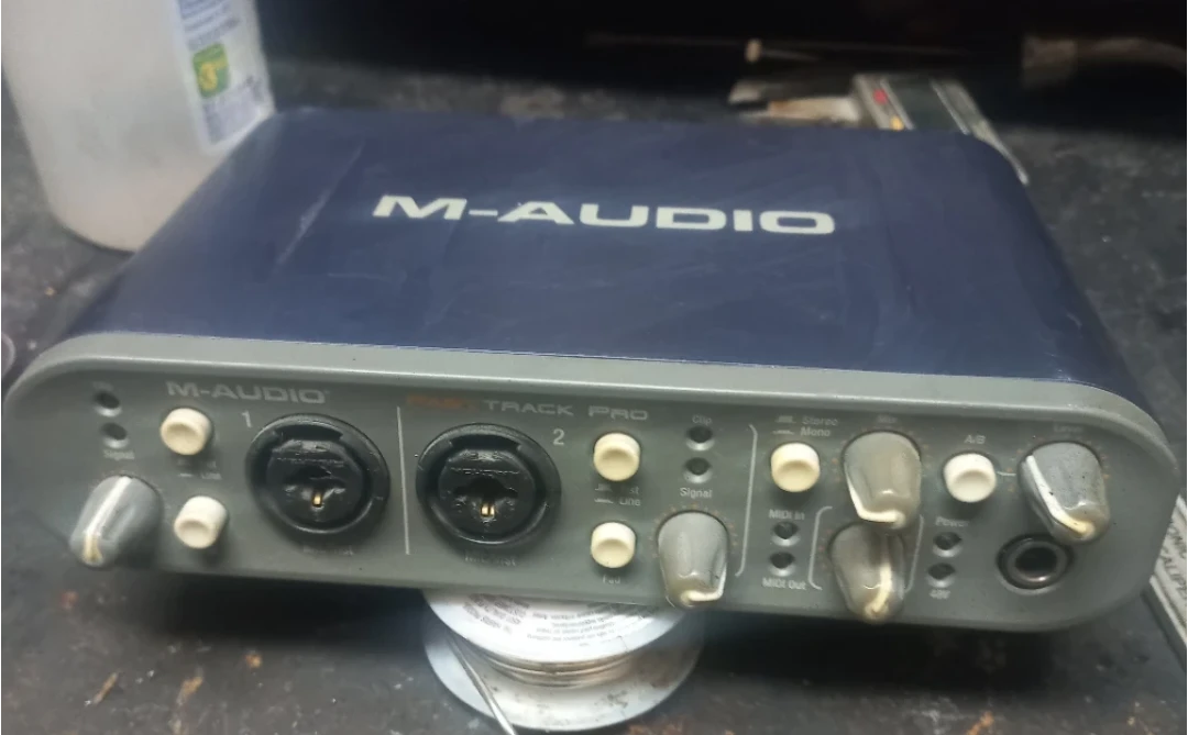 M-Audio Fast Track Pro Audio Interface - photo 4