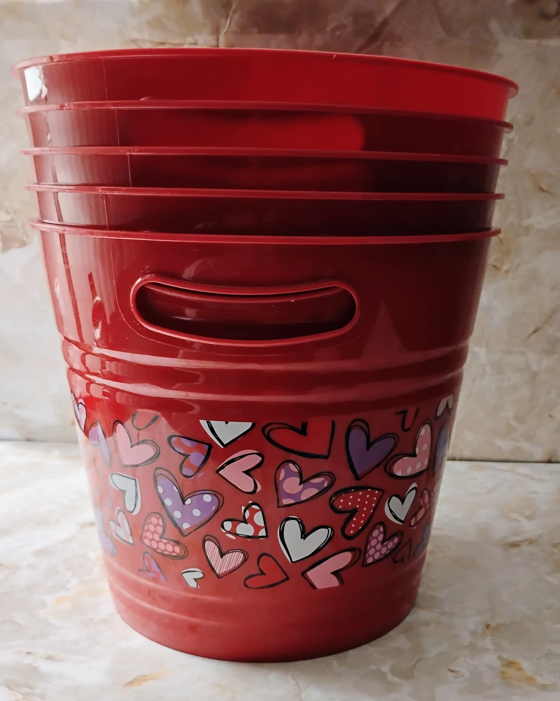RED HEART-THEMED PLASTIC BUCKETS