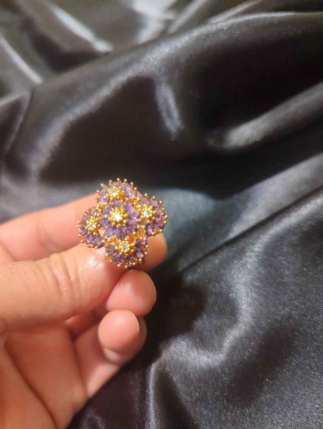 Gold-tone floral ring with purple stones - photo 2