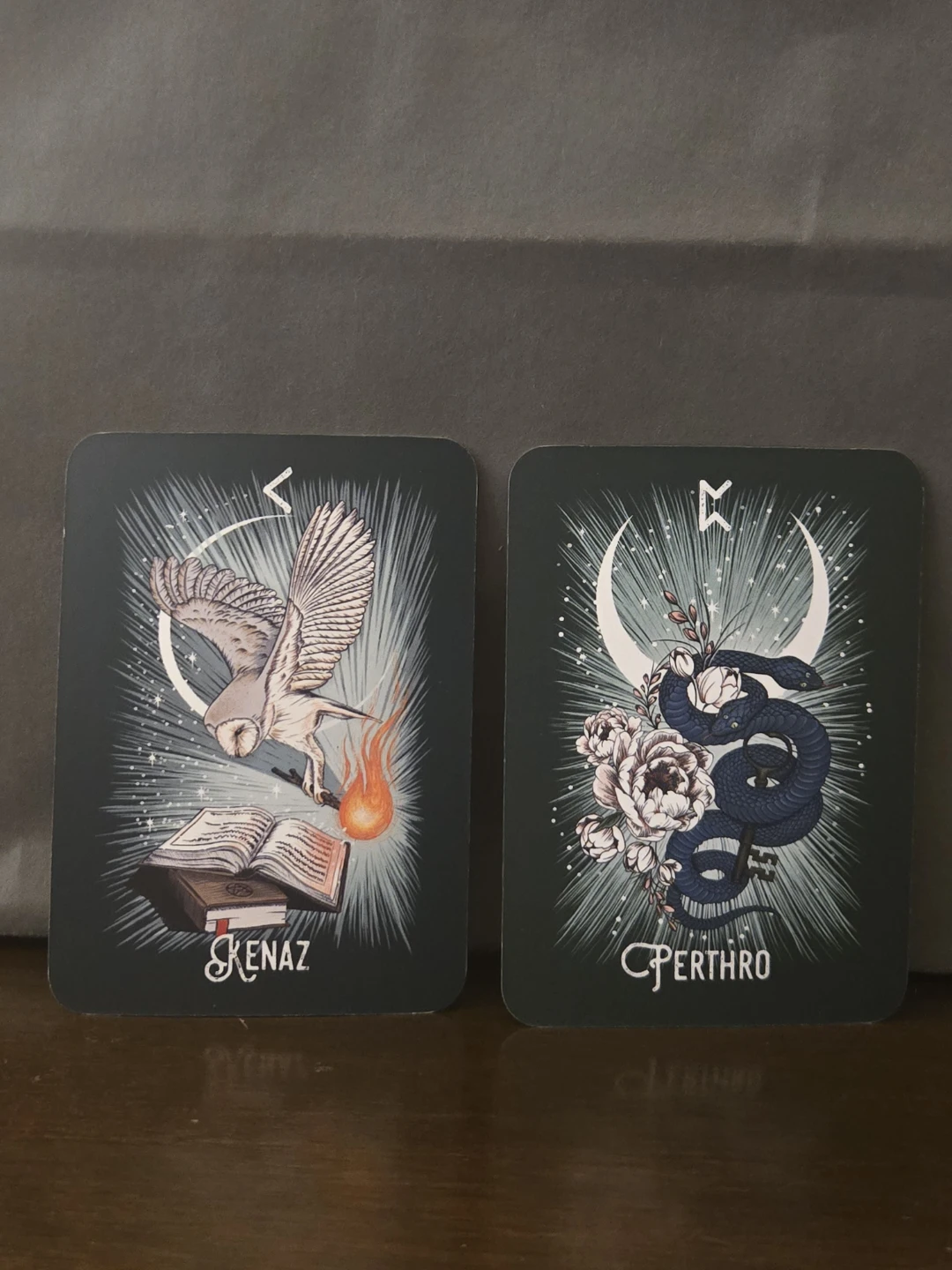 The Witch's Familiar Runic Oracle Deck - photo 4
