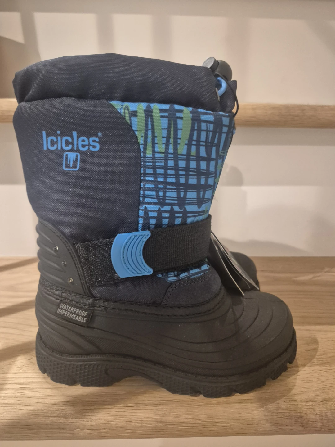 Kids Winter boots  size 13 NEW