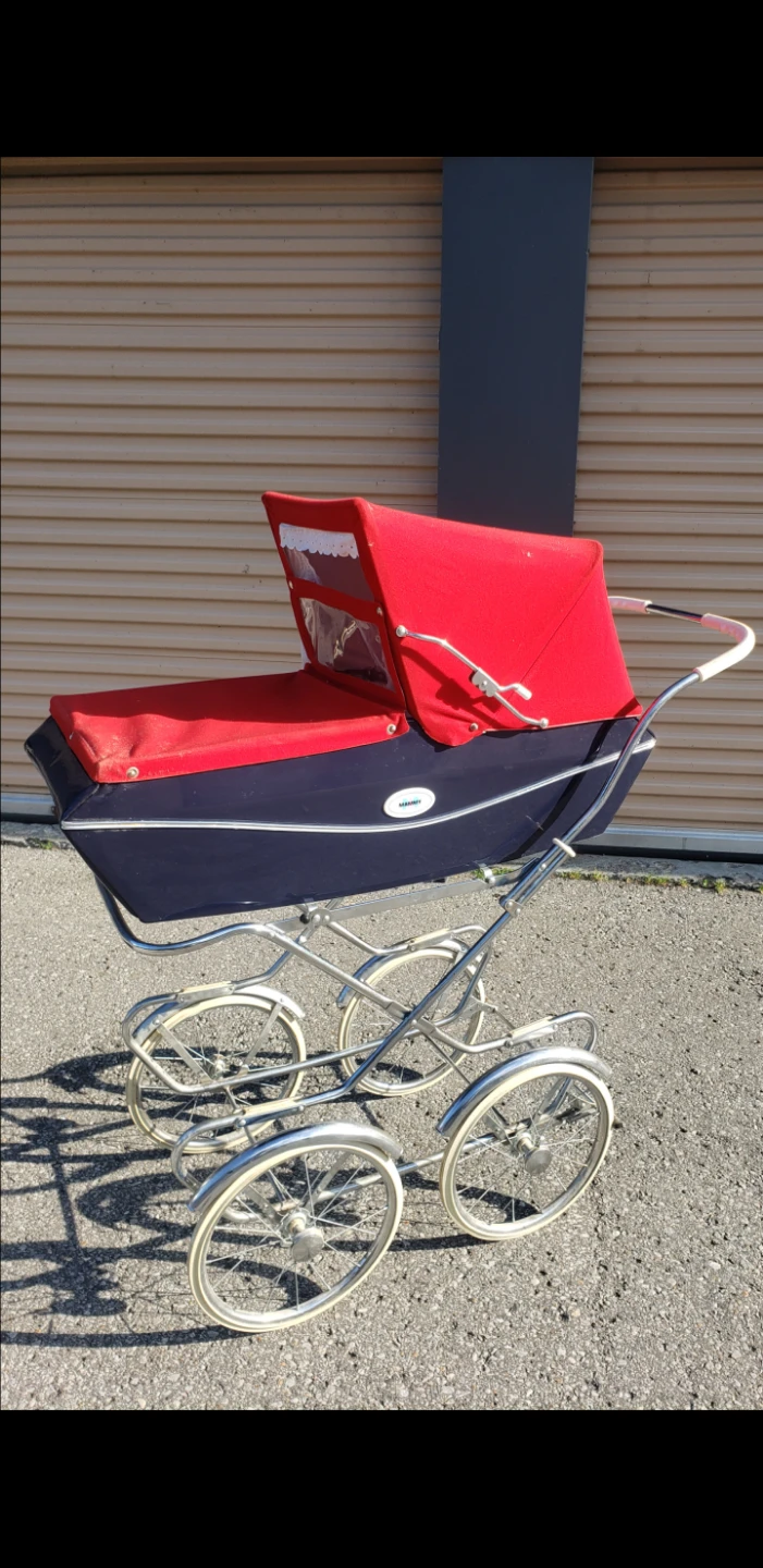 Vintage Mammy Baby Carriage