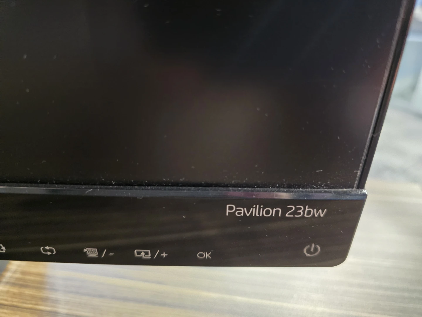 HP Pavilion 23bw 23-inch Monitor - photo 5