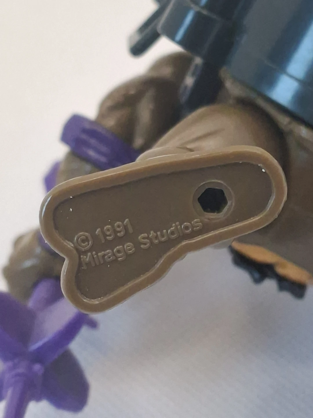Vintage TMNT Sewer Spitting Donatello Figure w/ Purple Staff - photo 4