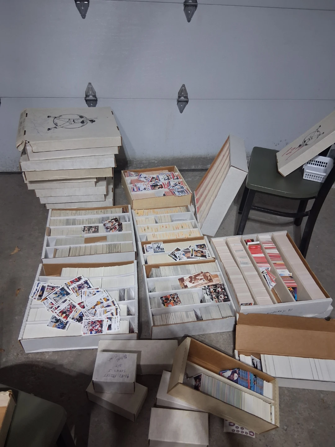 Massive load of hockey cards