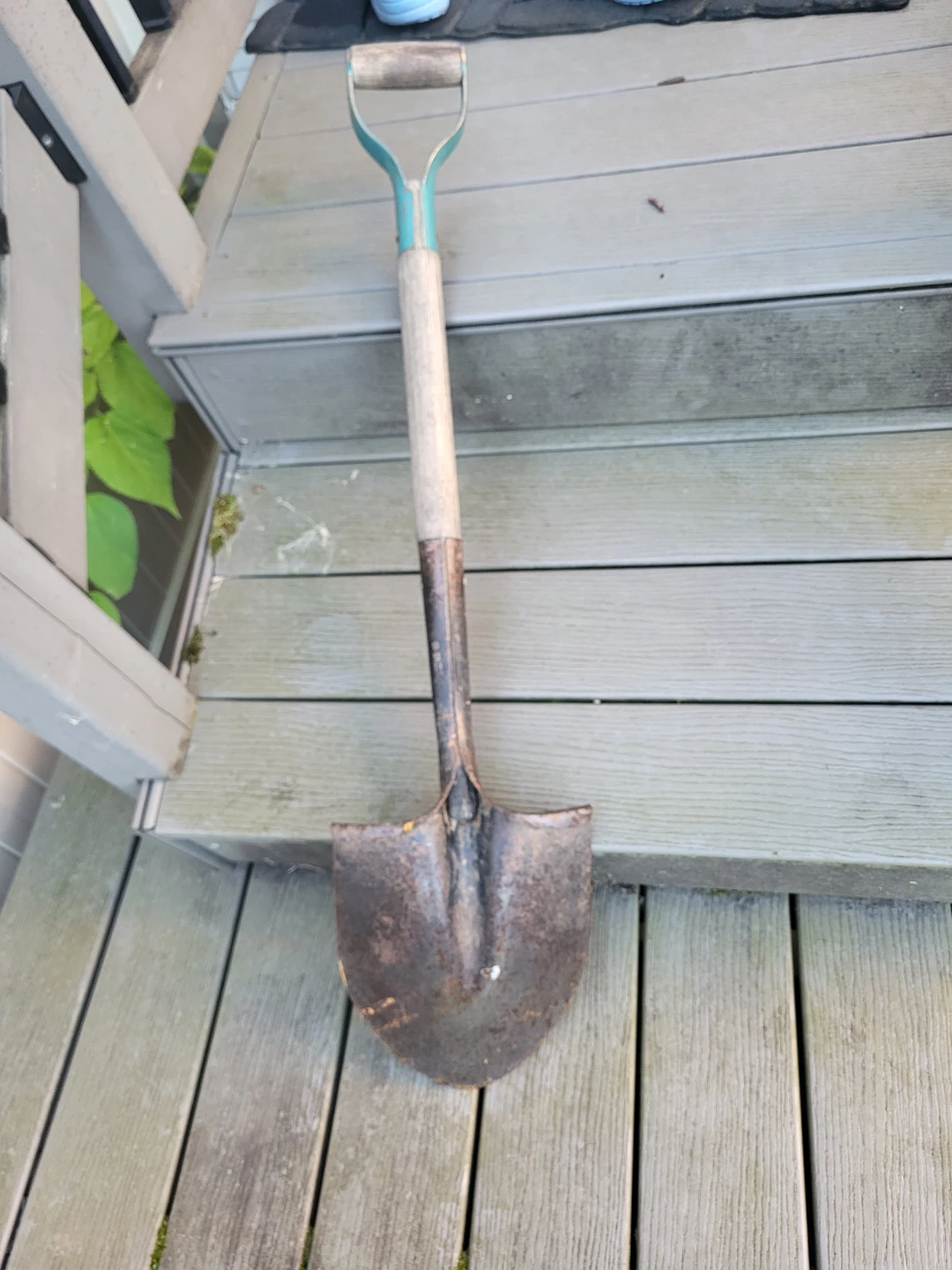 USA Made Tempered Steel D-Grip Shovel - photo 2