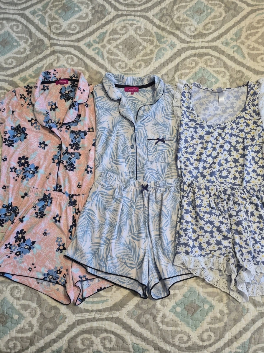 3 So Comfy 2 pc Ladies Size Medium PJ Sets