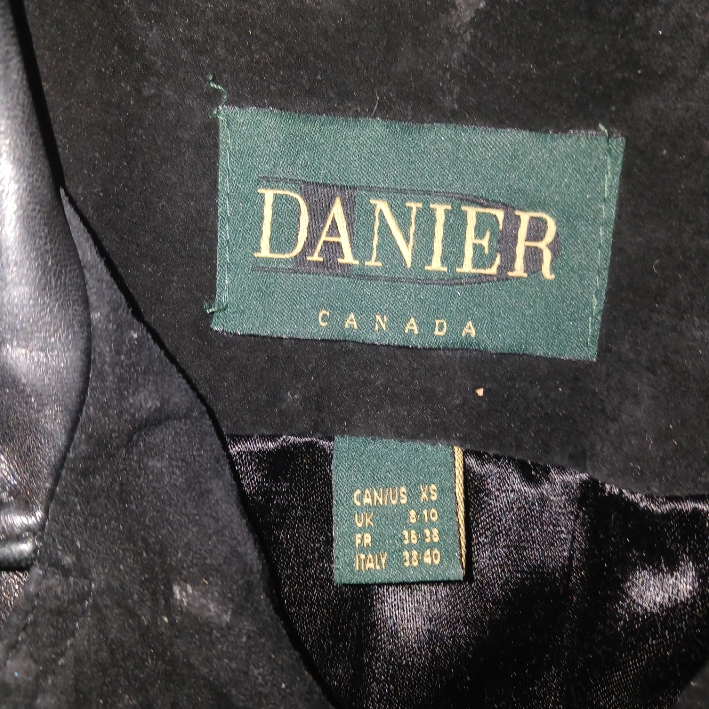 Danier Black Genuine Leather Jacket - photo 4