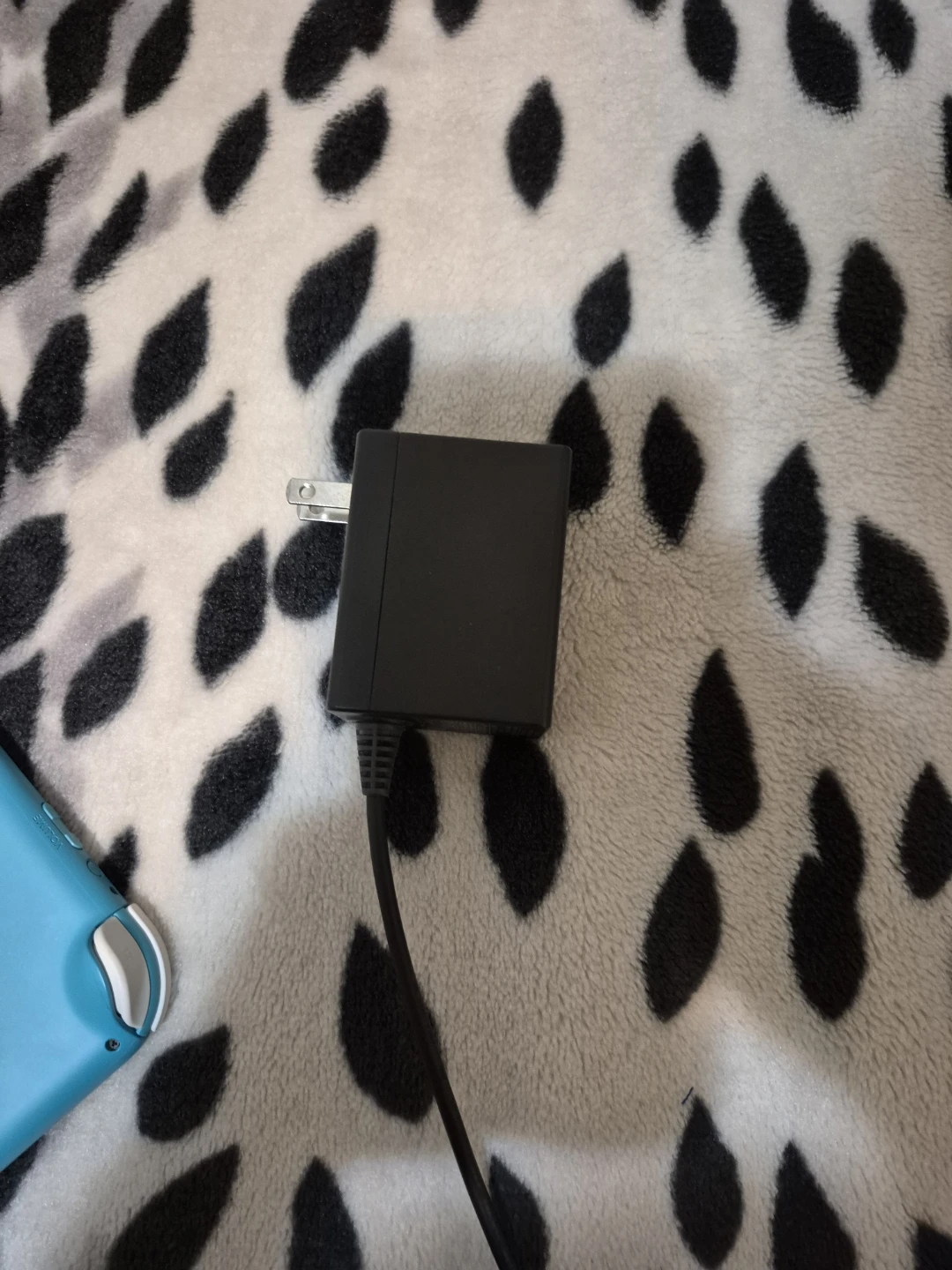 256gb Turquoise Nintendo Switch Lite with Lenovo Earbuds - photo 5