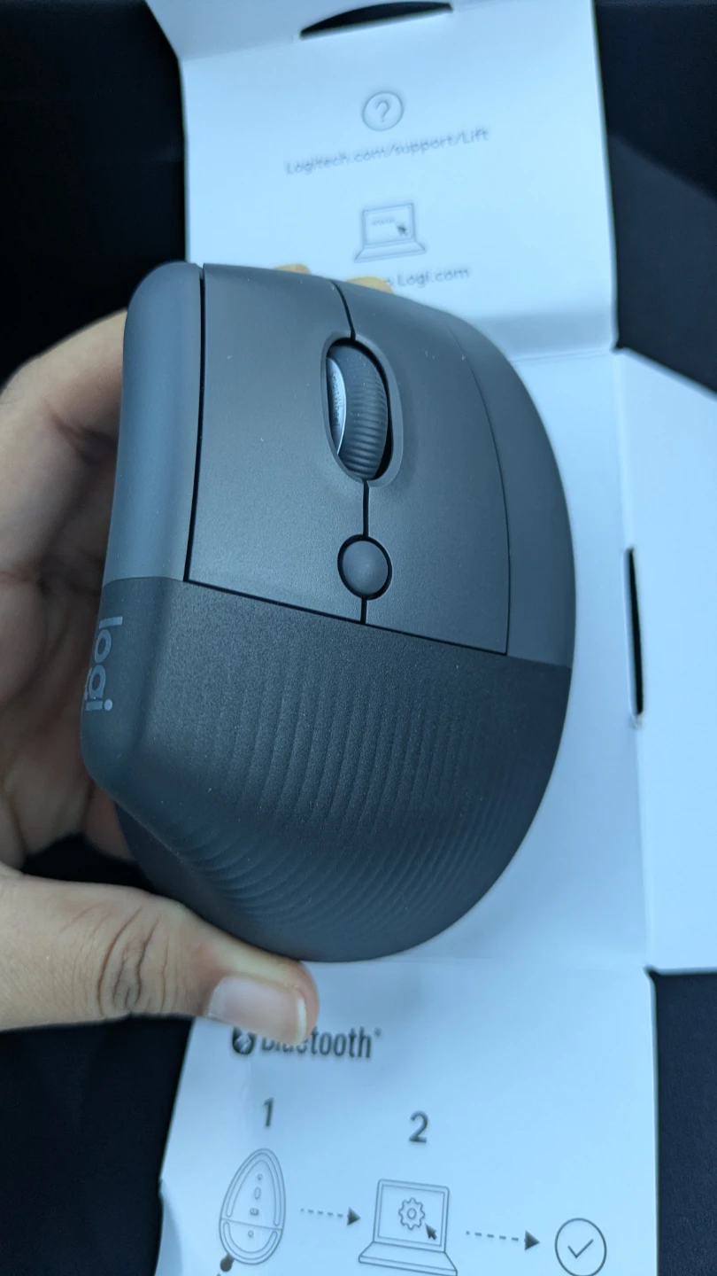 Logitech Bluetooth Vertical Ergonomic Mouse - photo 3