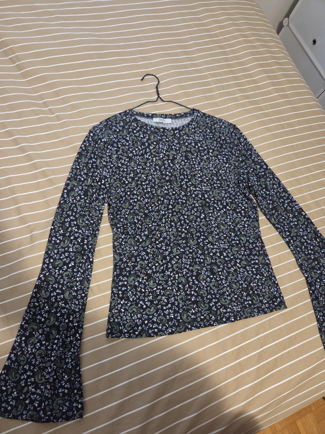 Suzy Shier Long Sleeve Top