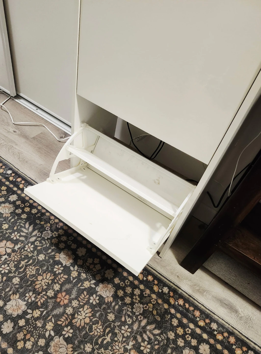 Slim White Shoe Cabinet with 3 Compartments - photo 5