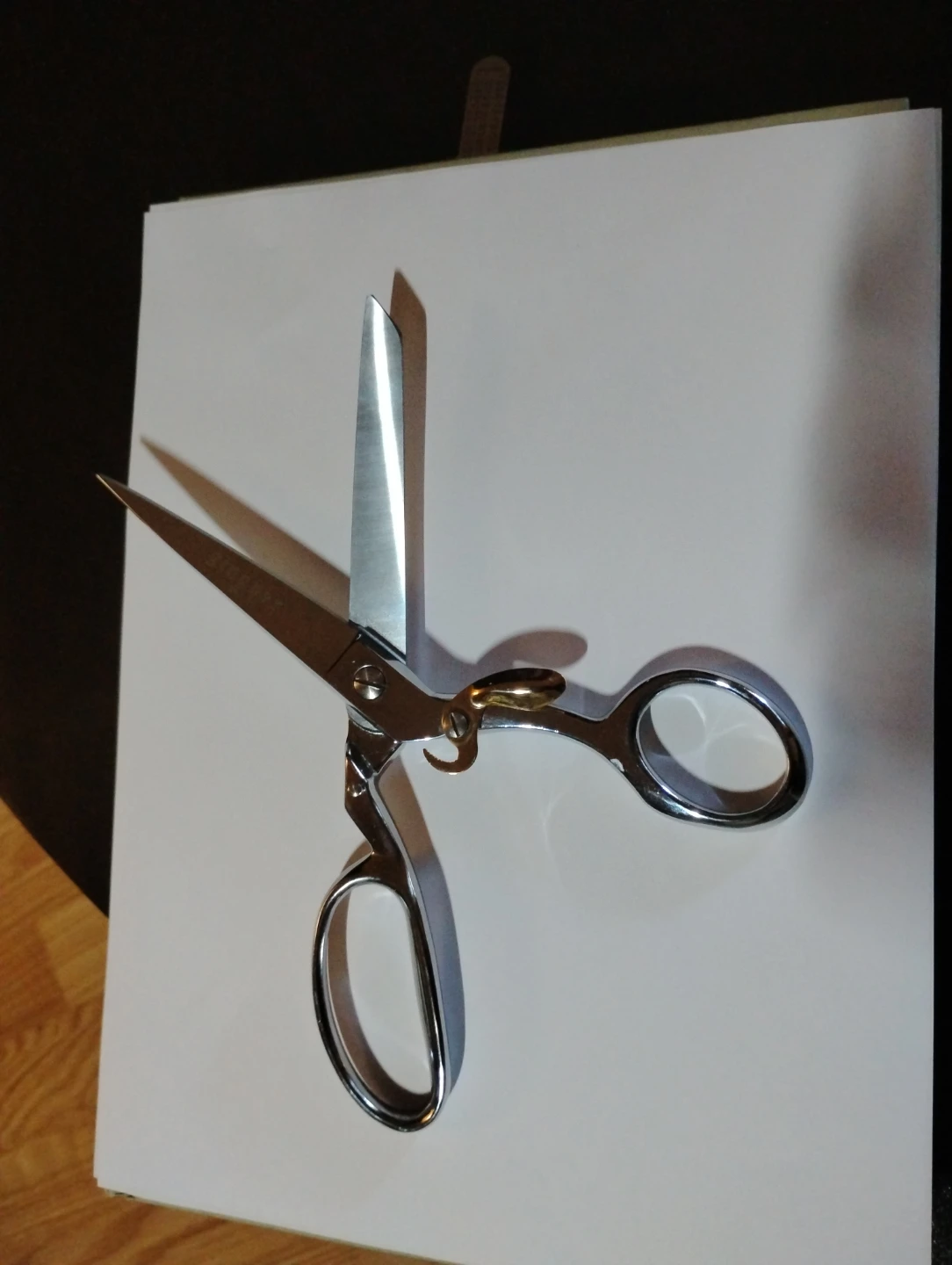 Sewing Scissors-Gingher spring loaded fabric scissors