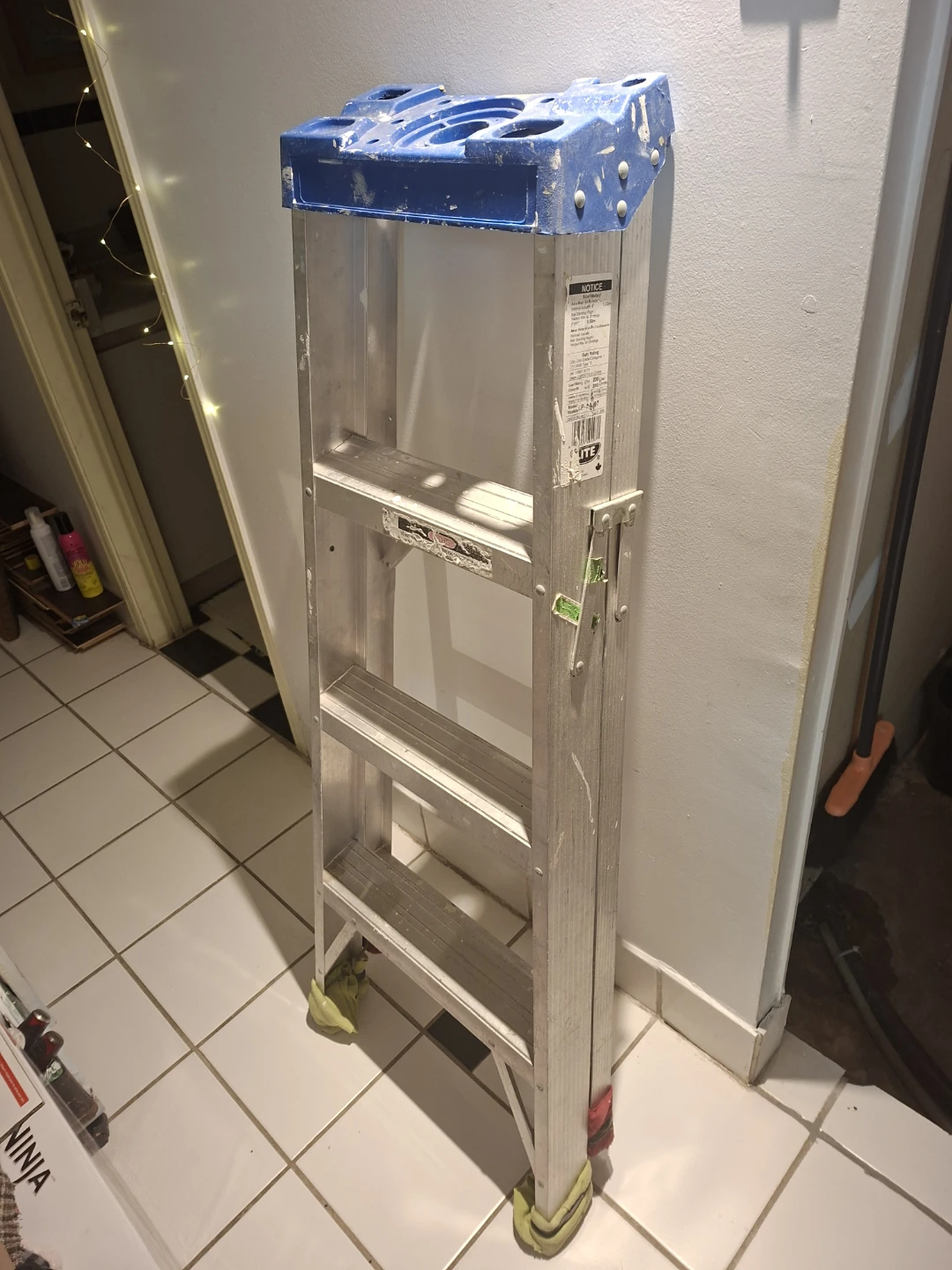 Lite Products Aluminum 3-Step Ladder - photo 2