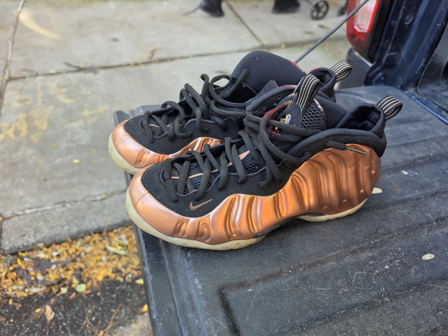 Nike Air Foamposite One Black/Metallic Copper - photo 3