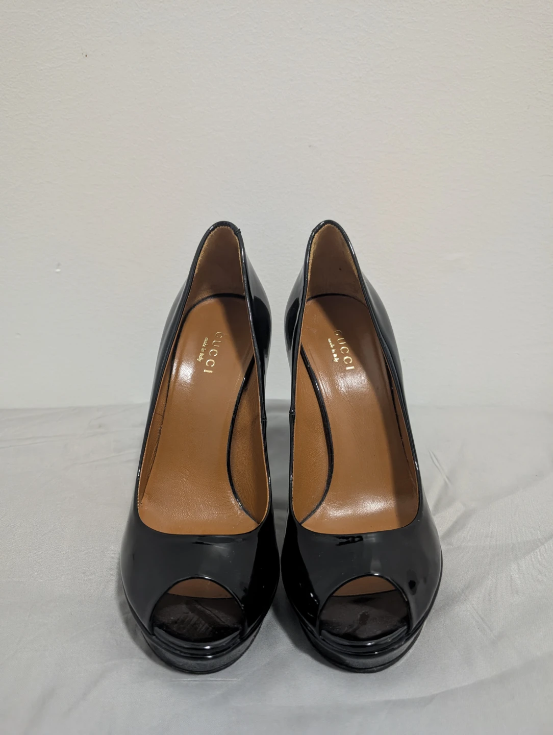 Gucci Black Patent Leather Peep-Toe Heels - photo 3